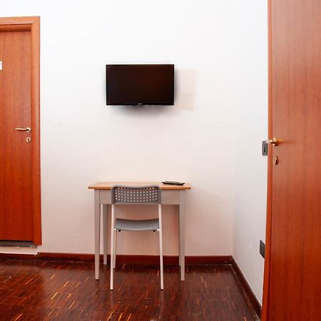 Palazzo Carafa Della Spina Room And Apartment Naples Luaran gambar