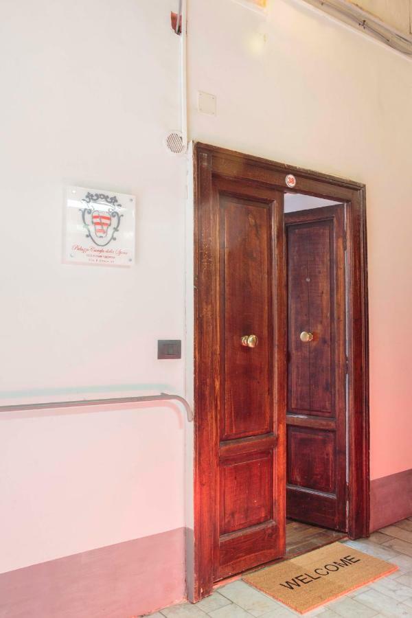 Palazzo Carafa Della Spina Room And Apartment Naples Luaran gambar